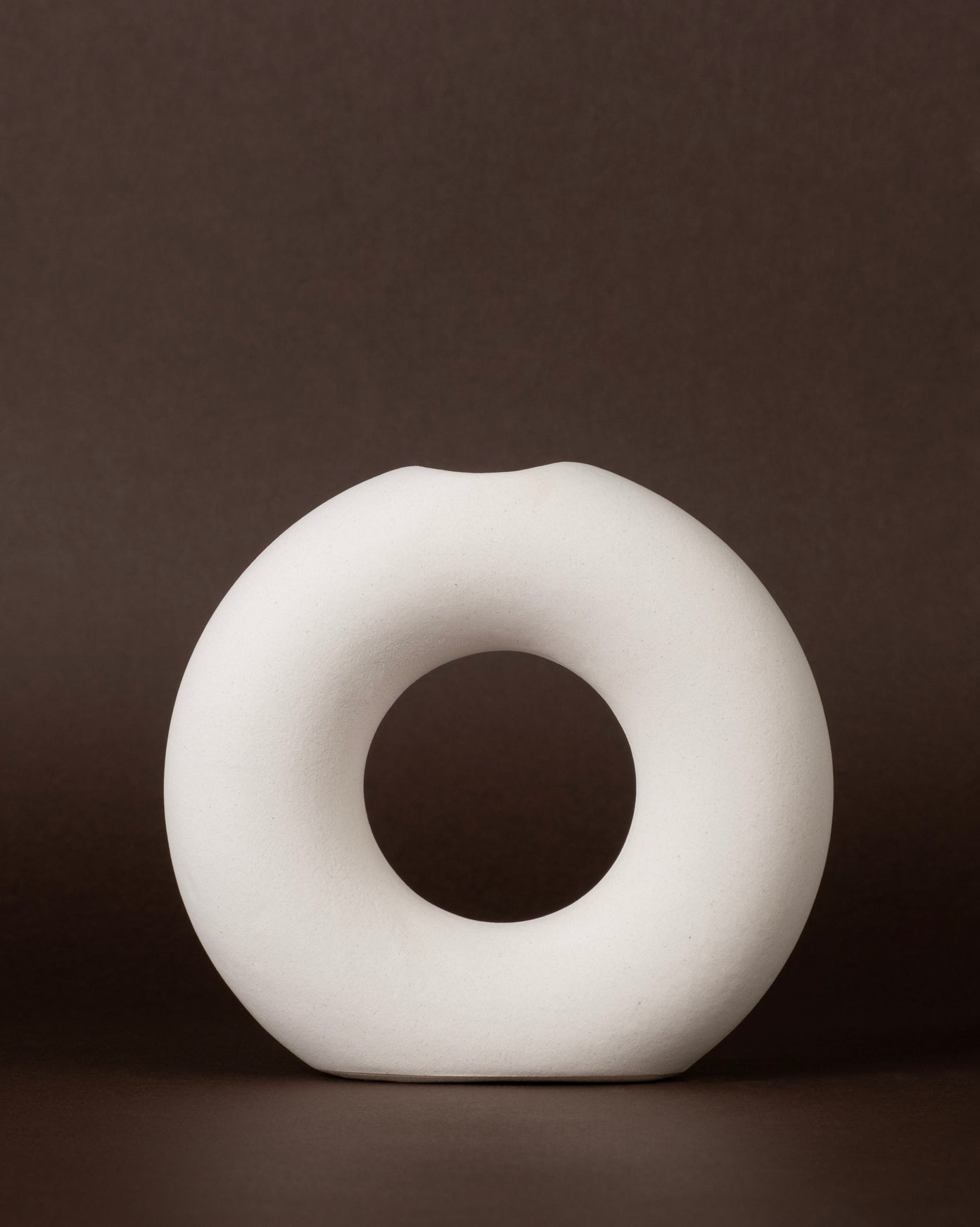 Donut Polo Sculpted Ceramic Vase Set (3-Piece, White)