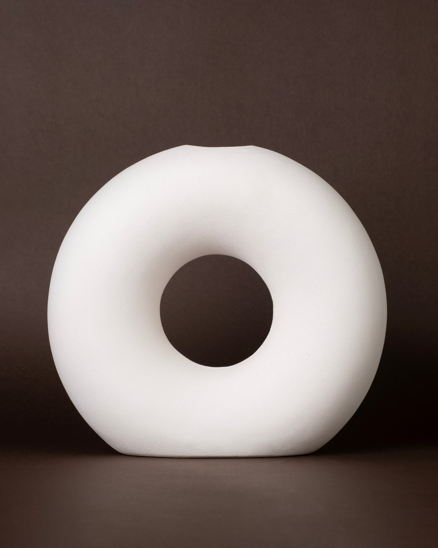 Donut Polo Sculpted Ceramic Vase Set (3-Piece, White)